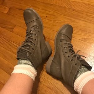 Guess Combat Boots💜